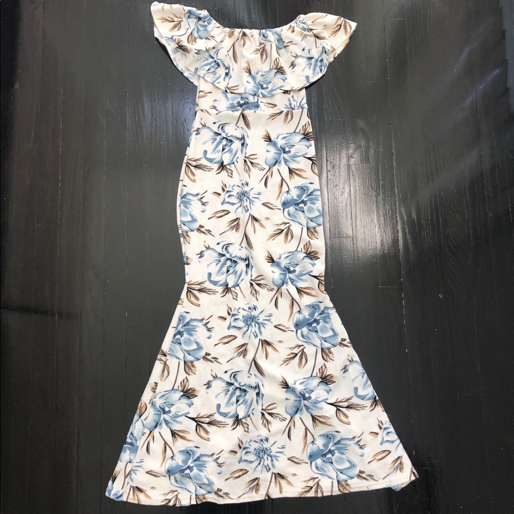 Flutter off shoulder floral maxi dress 🌺